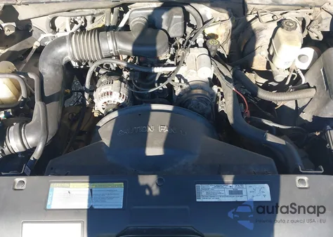 2001 Chevrolet Silverado 1500 z USA, uszkodzony, nr VIN 2GCEC19WX11201565